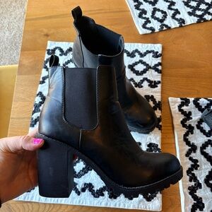 Soda Black Heeled Ankle Boots women’s size 10 shoe